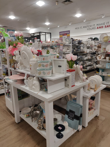 Department Store «HomeGoods», reviews and photos, 2718 Hylan Blvd, Staten Island, NY 10306, USA