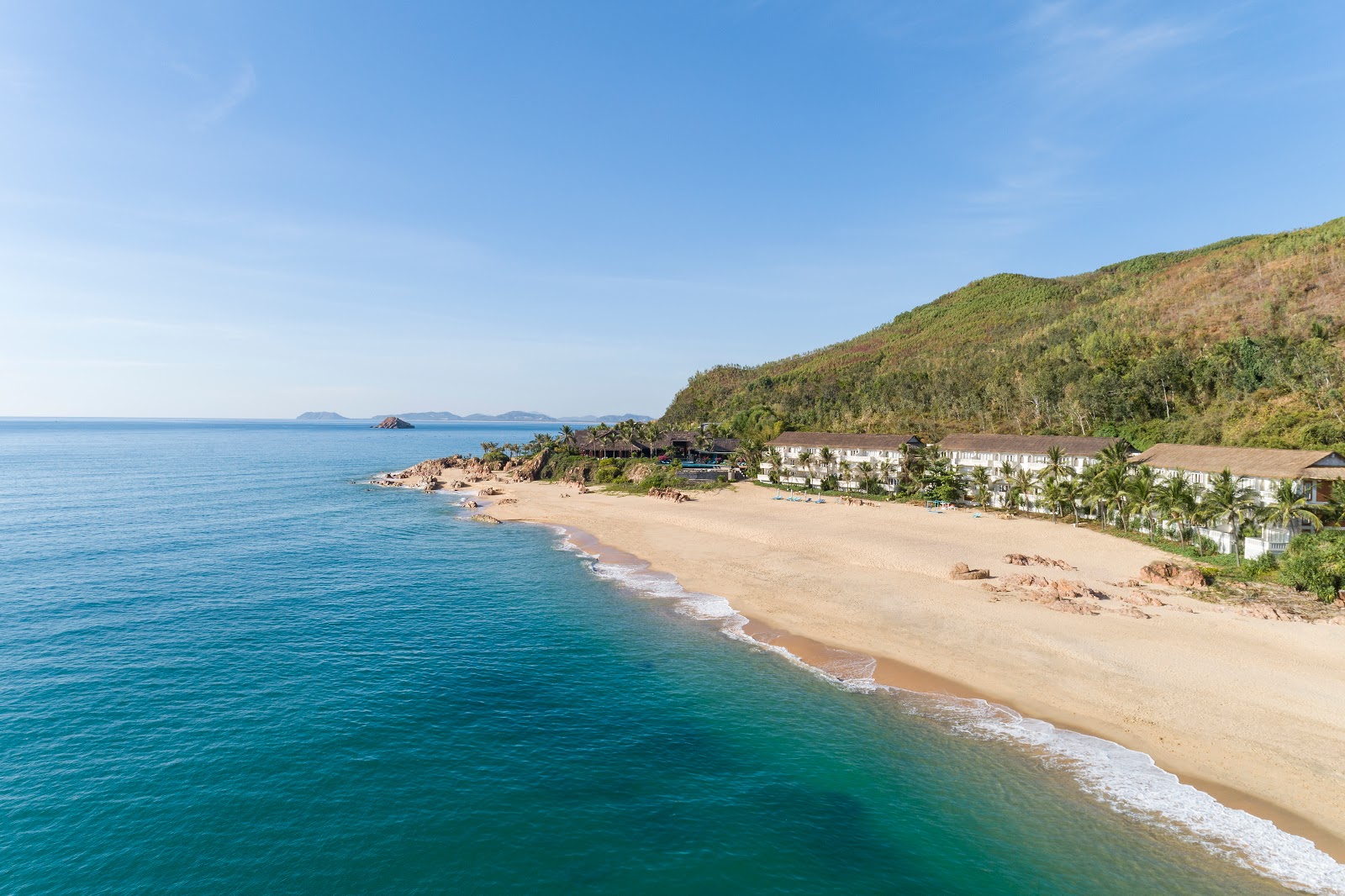 Foto de Bai Xep Beach com areia bege superfície