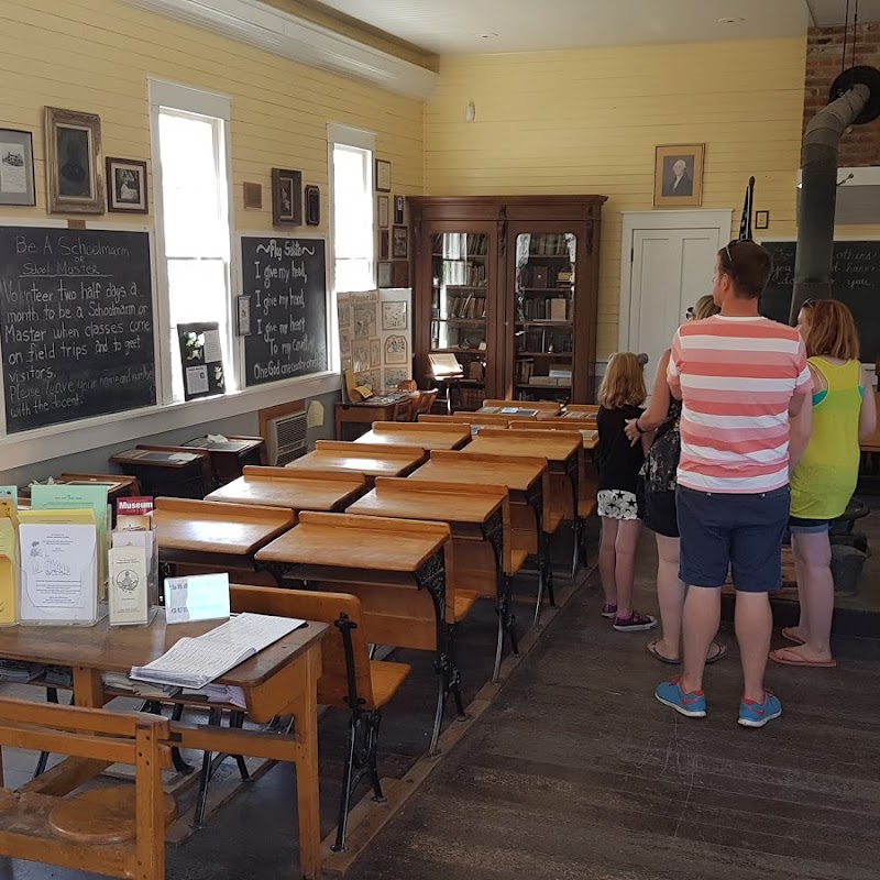 Old Sacramento Schoolhouse Museum