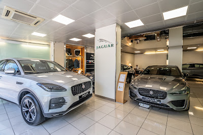 NEUBAUER Jaguar Paris à Paris