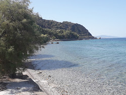 Foto di Spiaggia Platanos con molto pulita livello di pulizia