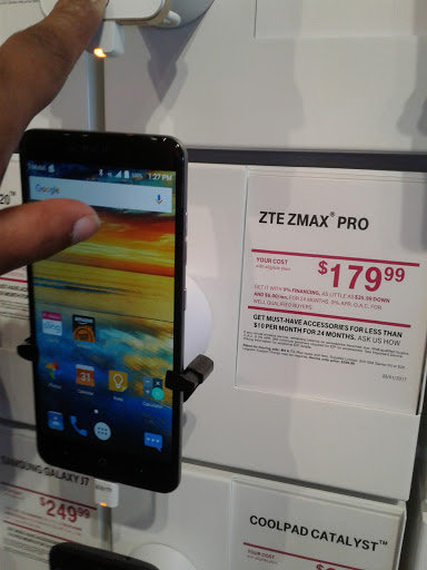 Cell Phone Store «T-Mobile», reviews and photos, 3320 Wheaton Way, Bremerton, WA 98310, USA