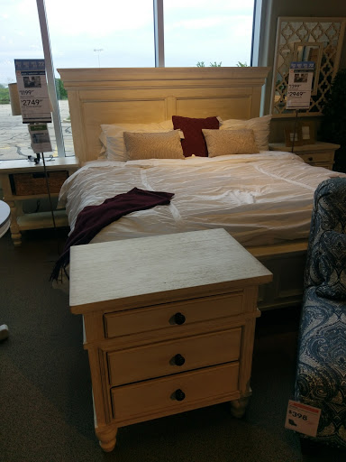 Furniture Store «Ashley HomeStore», reviews and photos, 12185 77th St, Kenosha, WI 53142, USA