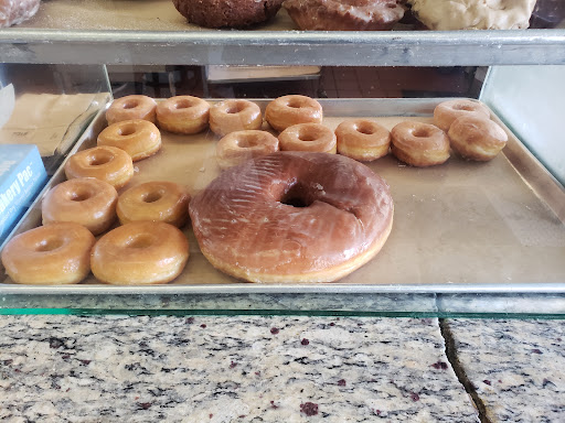 Donut Shop «Donut Alley», reviews and photos, 471 Magnolia Ave, Larkspur, CA 94939, USA