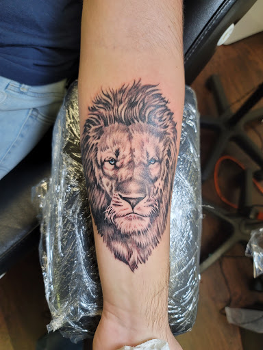 Tattoo Shop «Born of a legacy tattoo», reviews and photos, 213 W Patrick St, Frederick, MD 21701, USA