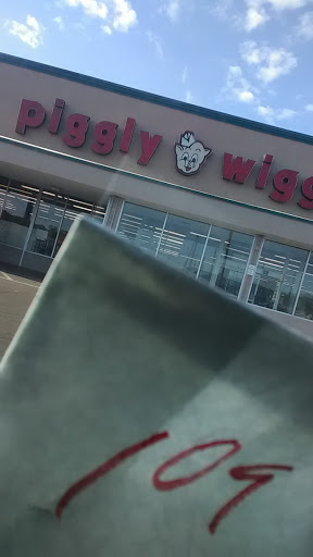 Supermarket «Piggly Wiggly Jackson», reviews and photos, 225 Meadowbrook Rd, Jackson, MS 39206, USA
