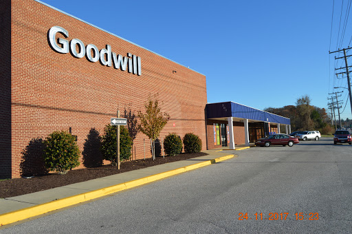 Thrift Store «Westminster Goodwill Retail Store and Donation Center», reviews and photos, 200 Baltimore Blvd, Westminster, MD 21157, USA