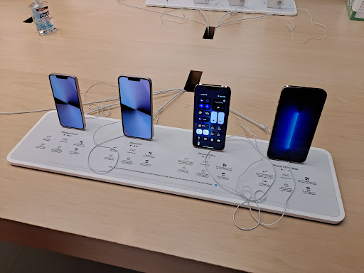 Computer Store «Apple Somerset», reviews and photos, 2800 W Big Beaver Rd, Troy, MI 48084, USA