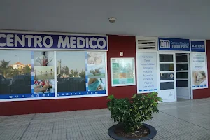 Centro Médico Miraverde image