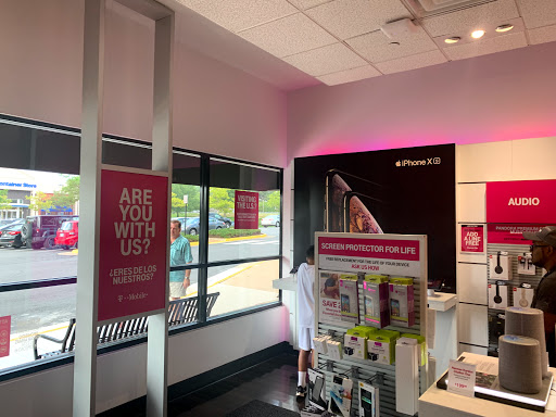 Cell Phone Store «T-Mobile», reviews and photos, 1837 Fountain Dr, Reston, VA 20190, USA