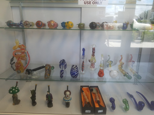 Tobacco Shop «J&J Smoke Shop», reviews and photos, 4520 Hallandale Beach Blvd, Pembroke Park, FL 33023, USA