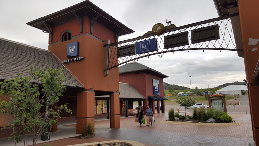 Clothing Store «Gap Outlet», reviews and photos, 5050 Factory Shops Blvd, Castle Rock, CO 80108, USA
