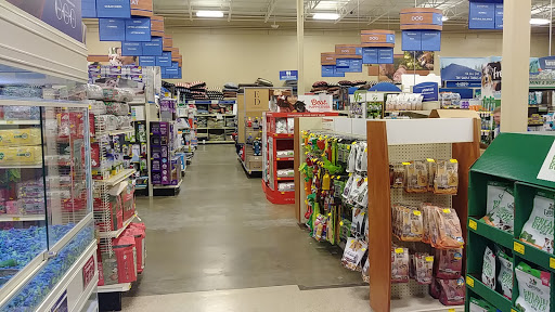 Pet Supply Store «PetSmart», reviews and photos, 17585 Southcenter Pkwy, Tukwila, WA 98188, USA