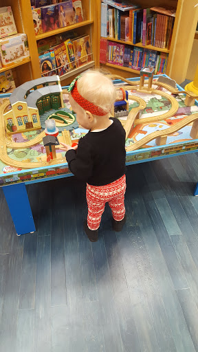 Book Store «Barnes and Noble», reviews and photos, 2500 N Mayfair Rd, Milwaukee, WI 53226, USA