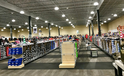 Shoe Store «DSW Designer Shoe Warehouse», reviews and photos, 8502 Eager Rd, Brentwood, MO 63144, USA