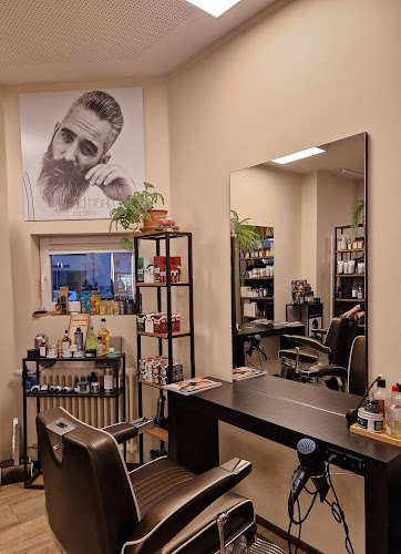 Rezensionen über head hair | Daniele Insalaco | Exklusive Frisurentrends für Damen und Herren in Muttenz - Friseursalon