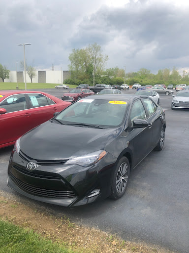 Toyota Dealer «Voss Toyota», reviews and photos, 2110 Heller Dr, Dayton, OH 45434, USA