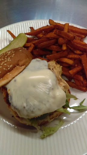 American Restaurant «The Spicy Green Bean», reviews and photos, 225 Hebron Ave, Glastonbury, CT 06033, USA