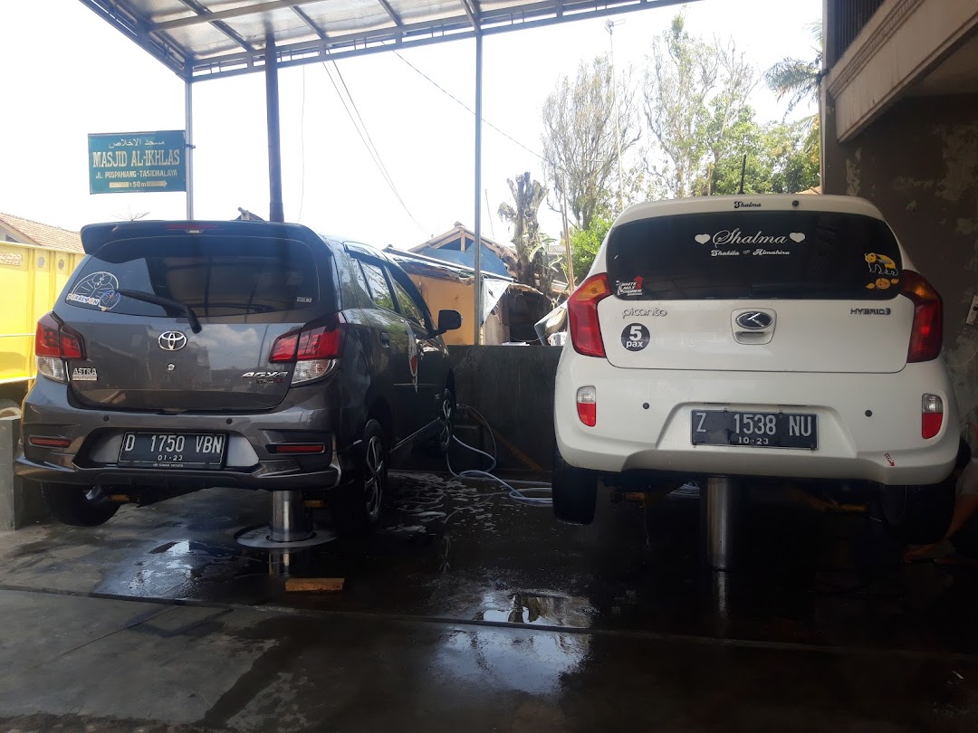 Cemerlang car wash
