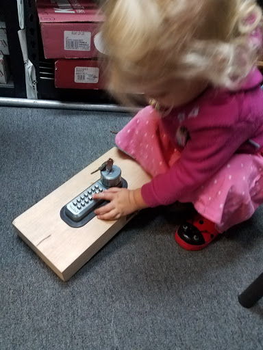 Locksmith «Brucar Locksmith», reviews and photos, 355 E Avenida De Los Arboles, Thousand Oaks, CA 91360, USA