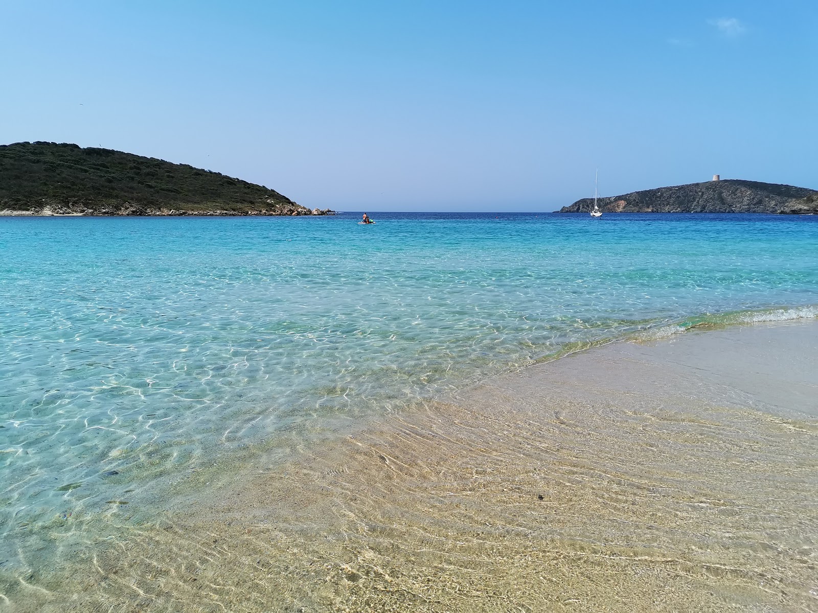 Photo de Plage de Tuerredda avec baie spacieuse