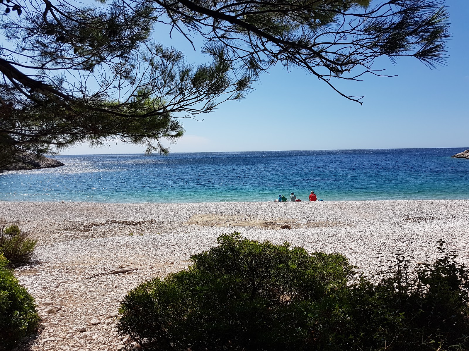 Zdjęcie Blue Cave beach i jego piękne krajobrazy
