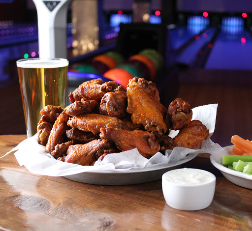 Bowling Alley «AMF Bowlero Lanes», reviews and photos, 11737 W Burleigh St, Wauwatosa, WI 53222, USA