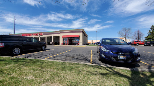 Tire Shop «Discount Tire Store - Plymouth, MN», reviews and photos, 1655 Annapolis Ln N, Plymouth, MN 55441, USA