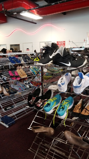 Thrift Store «The Salvation Army Family Store & Donation Center», reviews and photos