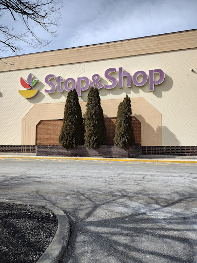 Grocery Store «Stop & Shop», reviews and photos, 211 High St, Torrington, CT 06790, USA