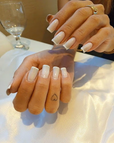 Salão de Beleza SENHORITA & BEM ESTAR I Cabelereiro I SPA - Cabelo, Unha - Jóquei - Salão de Beleza