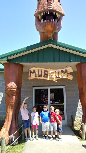 Amusement Center «Dinosaur World», reviews and photos, 711 Mammoth Cave Rd, Cave City, KY 42127, USA