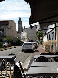 Atmosphère du Restaurant Titi's Bar à Saintes - n°4