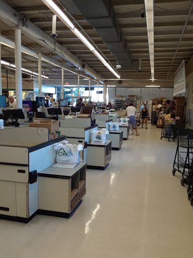 Grocery Store «Town & Country Foods», reviews and photos, 219 N 19th Ave, Bozeman, MT 59718, USA