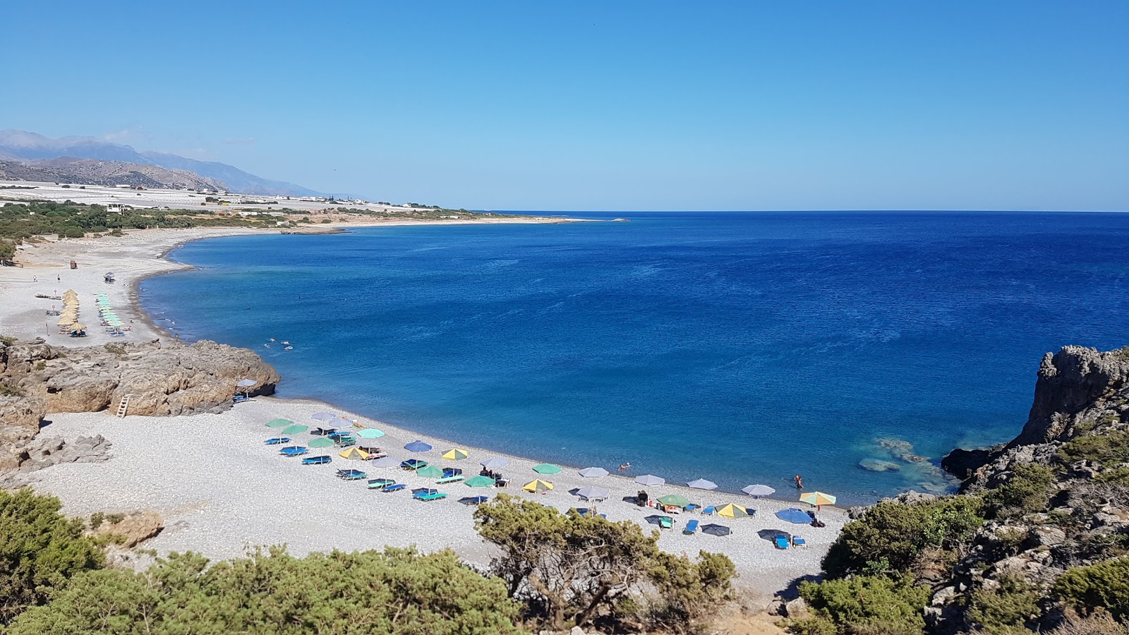Foto von Krios Beach mit graue kiesel Oberfläche