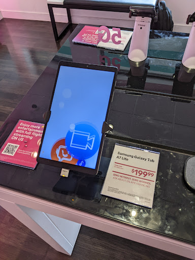 Cell Phone Store «T-Mobile», reviews and photos, 222 W 21st St, Norfolk, VA 23517, USA