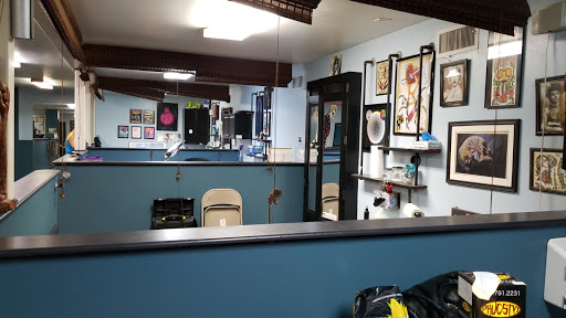 Tattoo Shop «Blu Gorilla Tattoo», reviews and photos, 1409 King St, Charleston, SC 29403, USA