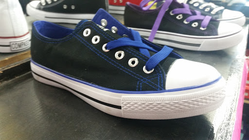 Shoe Store «Footsies Shoe Warehouse», reviews and photos, 1077 Baker St, Costa Mesa, CA 92626, USA