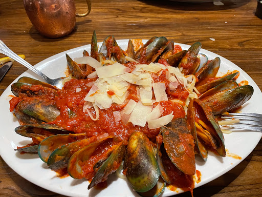 Restaurant «Red White and Brew», reviews and photos, 6740 E McDowell Rd #102, Mesa, AZ 85215, USA