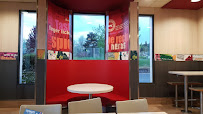 Atmosphère du Restaurant KFC La Ville du Bois - n°20