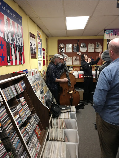 Music Store «Dyno Records», reviews and photos, 1 Middle St, Newburyport, MA 01950, USA