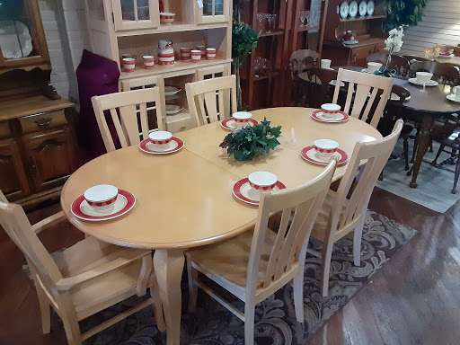 Used Furniture Store «Hometown Refurnishing», reviews and photos, 24 E Main St, Ephrata, PA 17522, USA