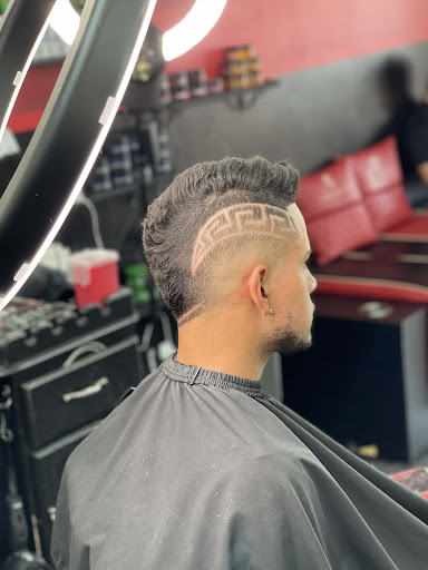 Barber Shop «Luxury Cuts 305 Barber Shop», reviews and photos, 11244 SW 137th Ave, Miami, FL 33186, USA