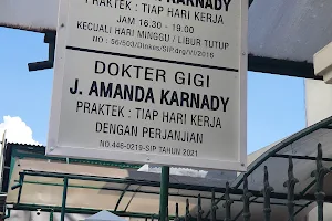 DOKTER GIGI PRAKTIK : Drg. Daisy T. Karnady & Drg. J. Amanda Karnady image