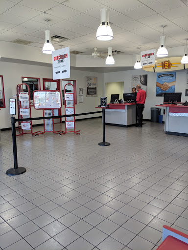 Tire Shop «Discount Tire Store - Encinitas, CA», reviews and photos, 107 N El Camino Real, Encinitas, CA 92024, USA