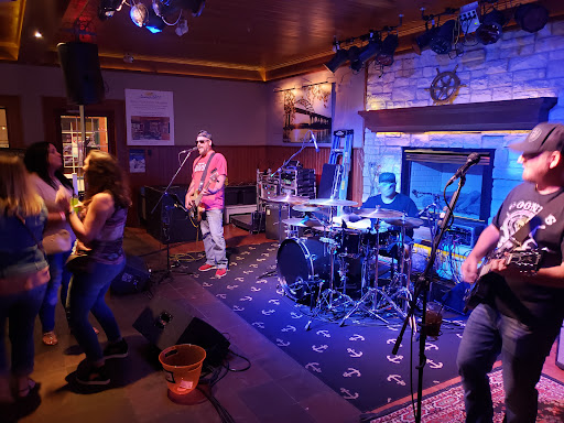 Bar & Grill «Jimmy Seas», reviews and photos, 1330 Marine St, Green Bay, WI 54301, USA