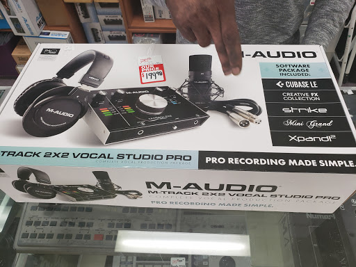 Used Musical Instrument Store «Record Head», reviews and photos, 7045 W Greenfield Ave, West Allis, WI 53214, USA