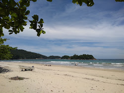 Praia de Dois Rios'in fotoğrafı uçurumlarla desteklenmiş
