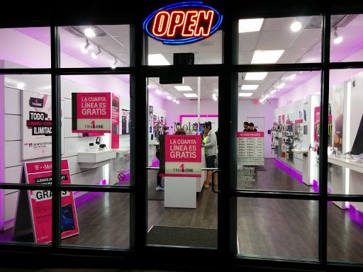 Cell Phone Store «T-Mobile», reviews and photos, 5025 N Tryon St #106, Charlotte, NC 28213, USA