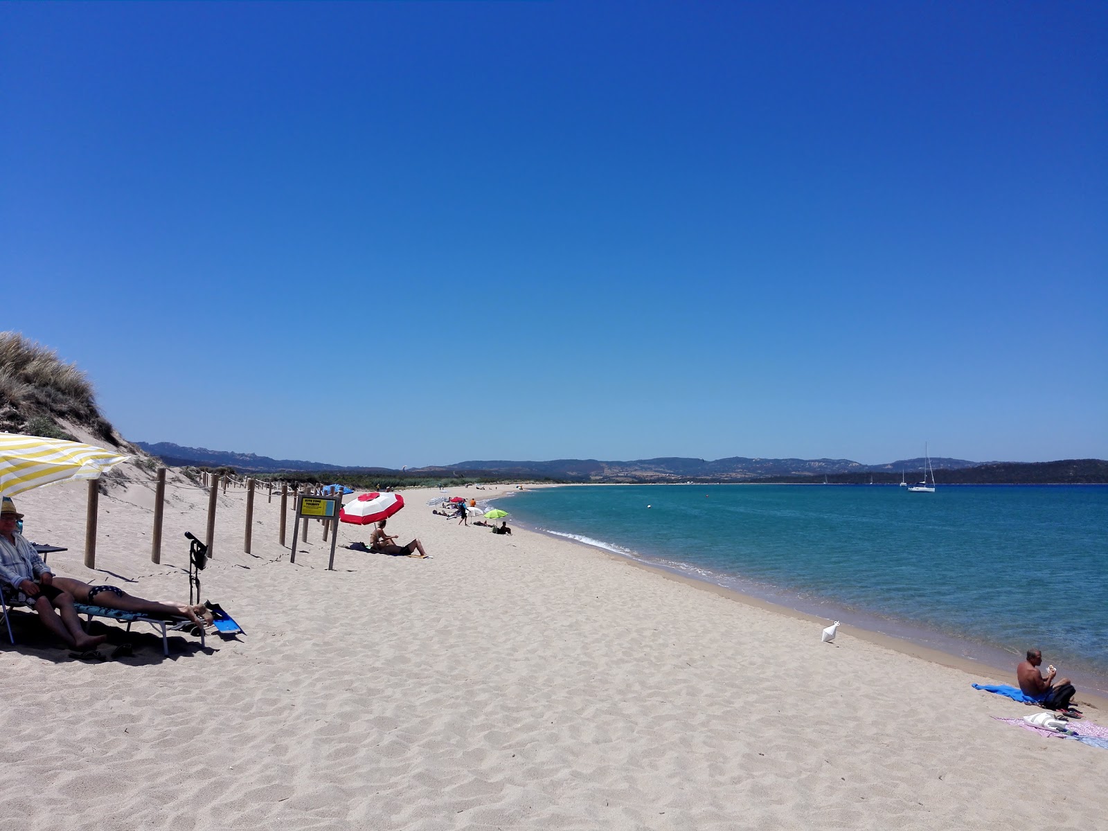 Foto di Spiaggia di Barrabisa ubicato in zona naturale